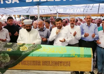 AK Parti İstanbul İl Başkanı Kabaktepe’nin annesi son yolculuğuna uğurlandı