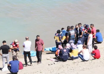 Barajda ablalarını kurtaran kardeşler boğuldu