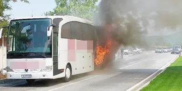30 yolcunun bulunduğu otobüste can pazarı