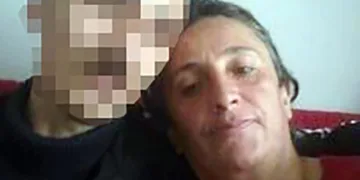 Yalnız yaşadığı evde bıçaklanarak öldürüldü