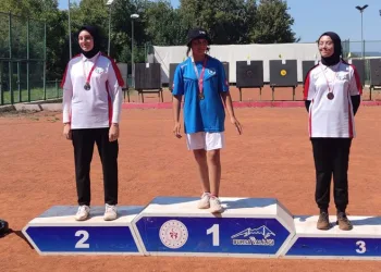 Bursa Büyükşehirli okçulardan tam isabet