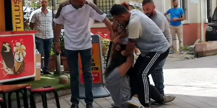 Samsun’da kadınların sokak ortasında kıskançlık kavgası