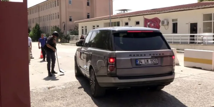 Gülşen’in tahliye kararı sonrası cezaevi önünde hareketlilik