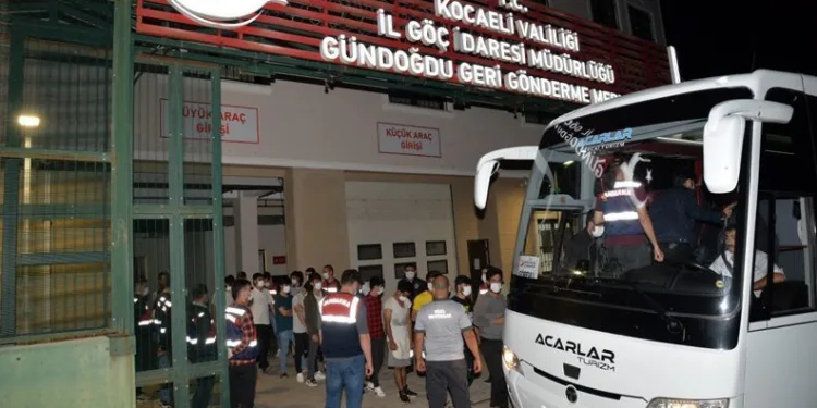 Kocaeli’de 401 düzensiz göçmene sınır dışı