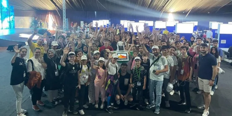 İnegöllü gençlerden TEKNOFEST çıkartması