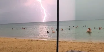 Mudanya’da çakan şimşekler böyle görüntülendi
