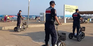 Mersin’de scooterlu jandarma ekipleri devriyede