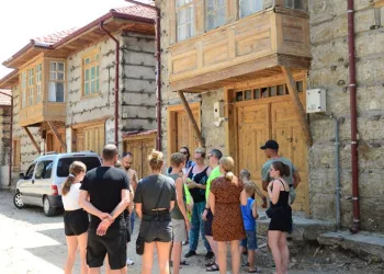 Antalya’nın düğmeli evlerine Avrupalı turist ilgisi