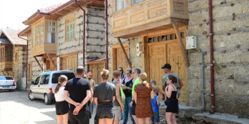 Antalya’nın düğmeli evlerine Avrupalı turist ilgisi