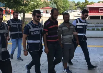 Elazığ’da 66 suç kaydı bulunan 2 şüpheli tutuklandı