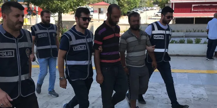 Elazığ’da 66 suç kaydı bulunan 2 şüpheli tutuklandı