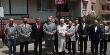 Ali Erbaş’tan saldırıya uğrayan cemevine ziyaret