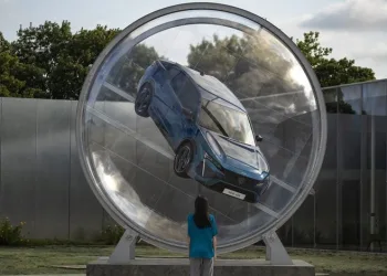 Yeni Peugeot 408, “küre” ile dikkatleri üzerine çekiyor