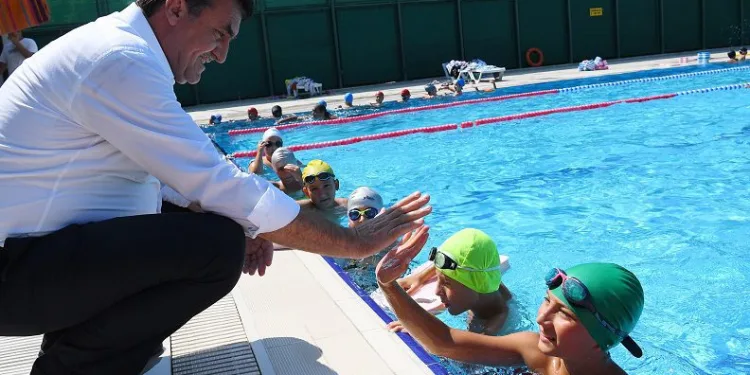 Osmangazi’de 12 Bin Çocuk Yüzme Öğrendi