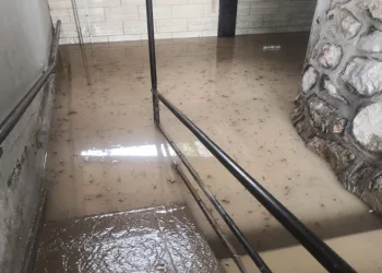 Bursa’da alt geçitler suyla doldu