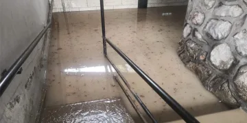 Bursa’da alt geçitler suyla doldu