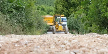 İnegöl’de arazi yollarına kalıcı çözüm