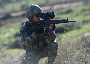 Taciz ateşi açan teröristler öldürüldü