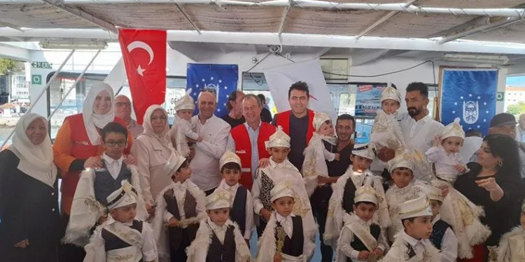 ‘Mavi Tur’la sünnet şöleni
