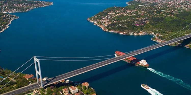 Türk boğazlarından geçiş ücreti artıyor