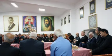 Cumhurbaşkanı Erdoğan cemevinde iftar yaptı