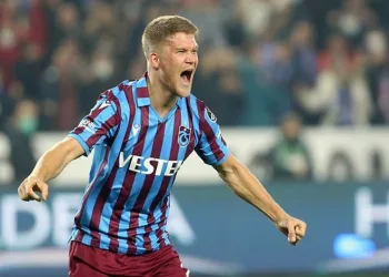 Trabzonspor’lu Andreas Cornelius FC Kopenhag’a transfer oldu