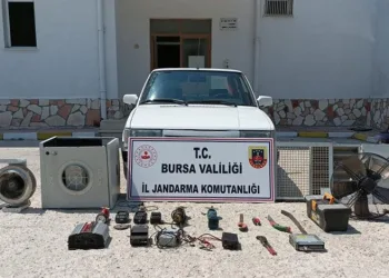 Hırsızlık iddiasıyla yakalanan 3 şüpheli tutuklandı