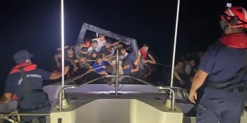 İzmir açıklarında düzensiz göçmenler kurtarıldı