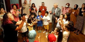 Başkan Erdem, çocuklarla kütüphanede buluştu