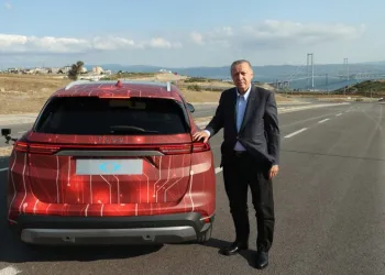 Cumhurbaşkanı Erdoğan Togg’un direksiyonuna geçti