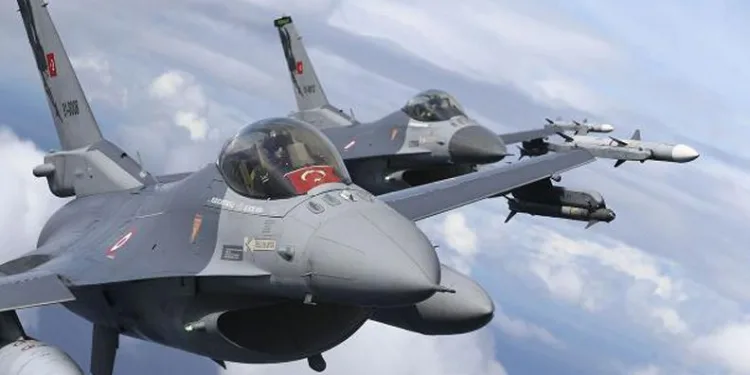 Türk F-16’larına S-300’le Yunan tacizi