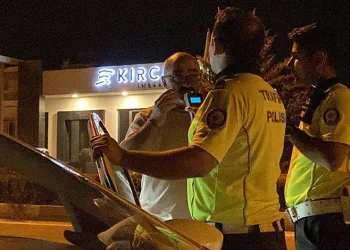 Polisin alkollü sürücü ile imtihanı