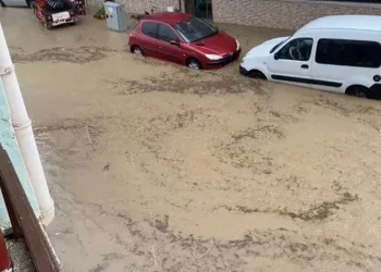 Tekirdağ’da dolu ve sağanak sonrası sokakları su bastı