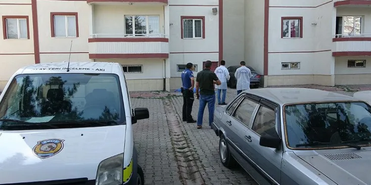 6’ıncı kattan düşen adam hayatını kaybetti