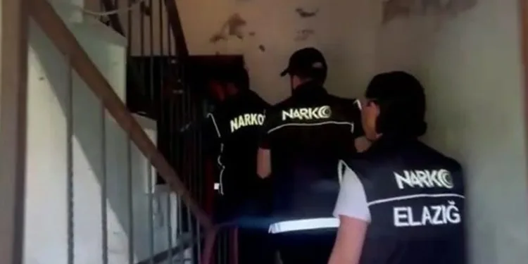 Elazığ’da uyuşturucu tacirlerine operasyon: 10 gözaltı
