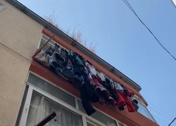 5 yaşındaki çocuk balkondan düştü