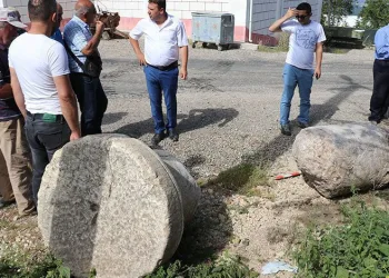 Tarihi kayıp sütunlar villada bulundu