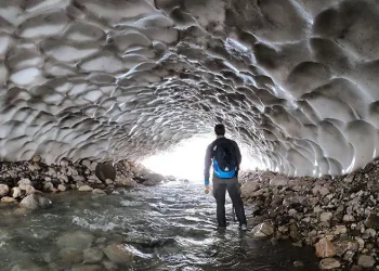 Kayseri’de doğal klima; kar tünelleri