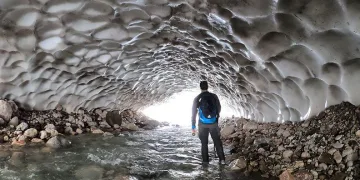 Kayseri’de doğal klima; kar tünelleri