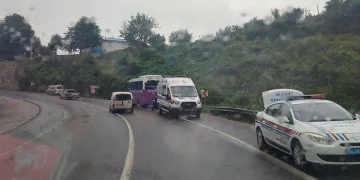 Sakarya’da yolcu otobüsüyle tır çarpıştı: 4 yaralı