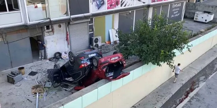 İstanbul’da yanlışlıkla gaza basan sürücü 2’inci kattan düştü