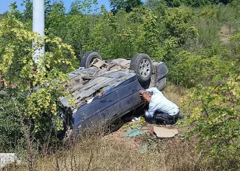 Kontrolden çıkan otomobil takla attı: 2 yaralı