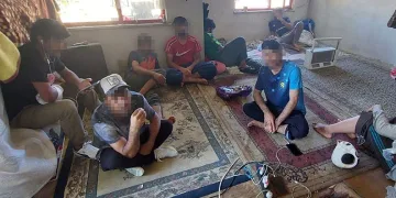 12 kaçak göçmen gizlenirken yakalandı