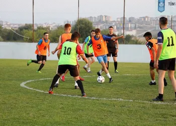 Gençlerin futbol şöleni başladı