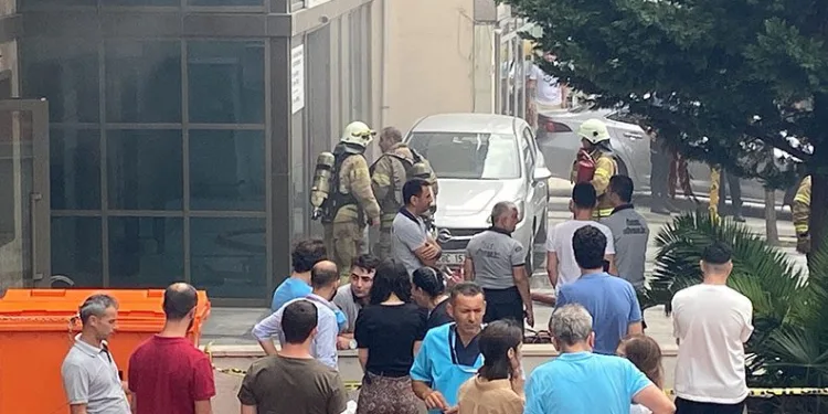 İstanbul’da hastanenin ek hizmet binasında yangın