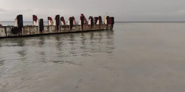 Bursa’da sağanak denizi kahverengiye boyadı