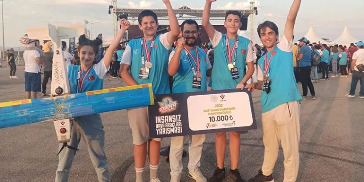 Yıldırımlı Feza takımına Teknofest’ten ödül