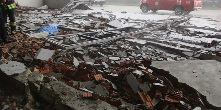 Tekirdağ’da yıkılan duvarın altında kalan işçi hayatını kaybetti