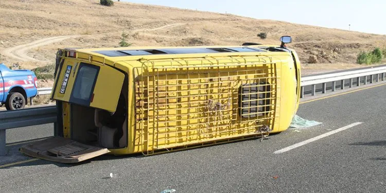 Düğün dönüşü feci kaza! 14 yaralı