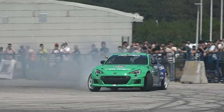 Bursa’da drift gösterisi nefes kesti